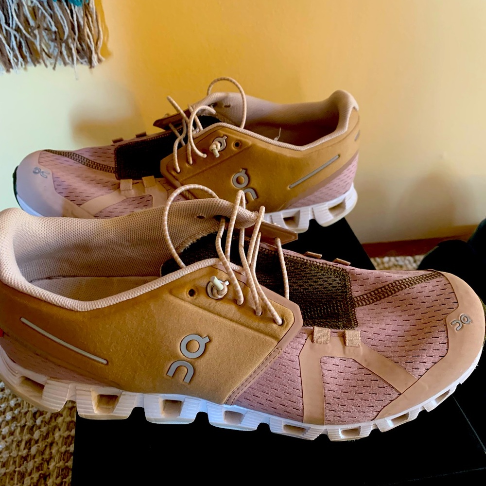 Light Pink and Camo Green On Cloud Running Shoe